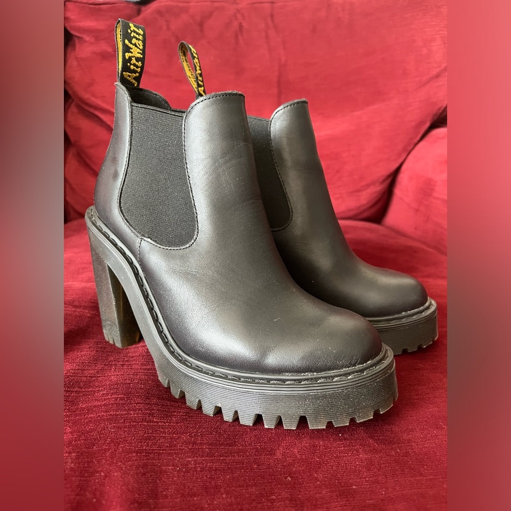 Dr. Martens NWOT Hurston sz 5